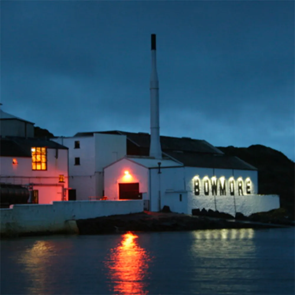 Distillery Exterior Night Waterfront Nineteen Eighty Four Auchentoshan