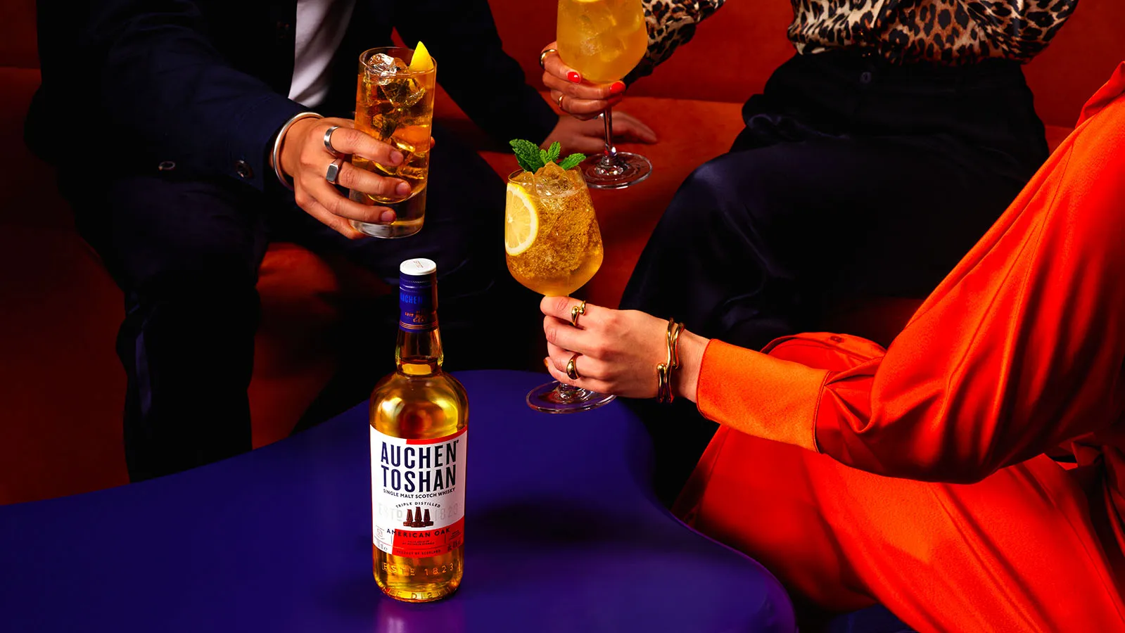 whisky cocktail lounge friends auchentoshan